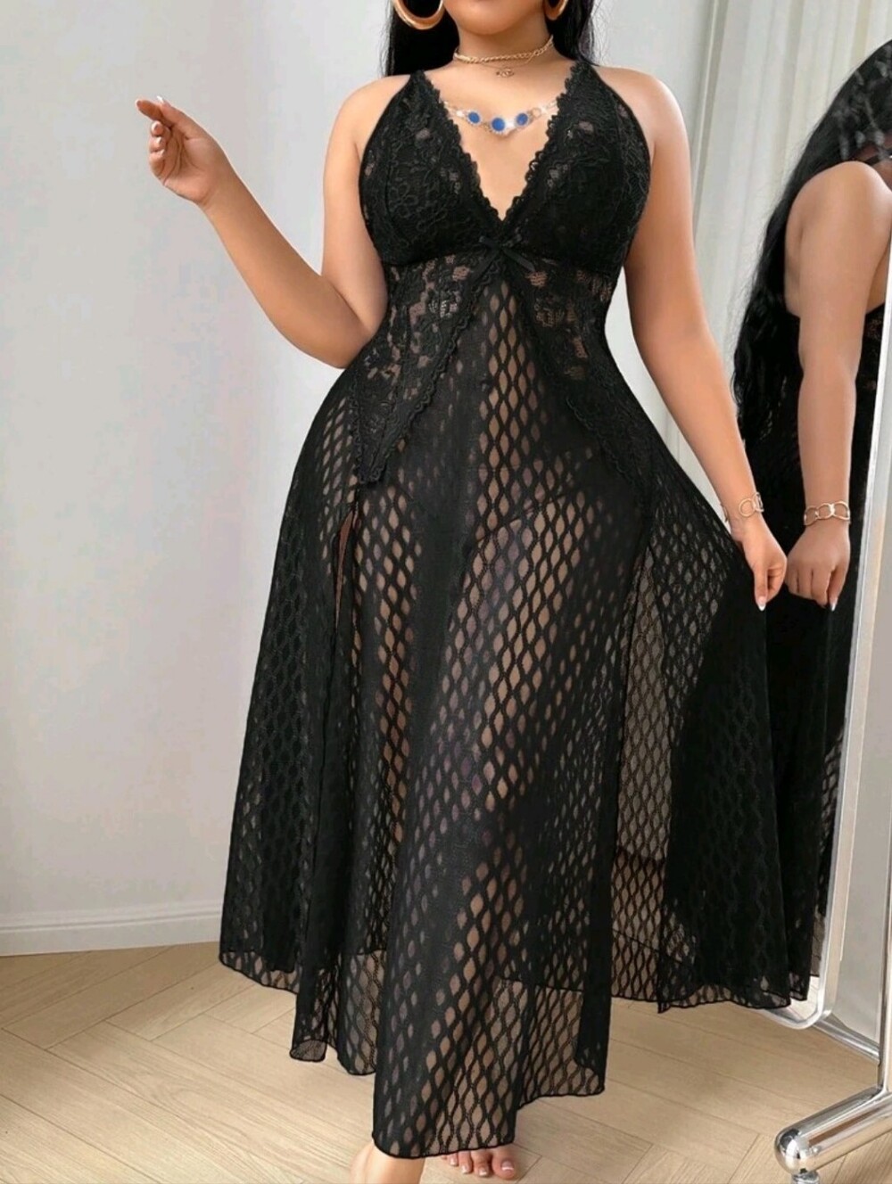 Women Plus Size Beautiful Long Intimate  Lingerie Jewled Collar Size 20(4XL)